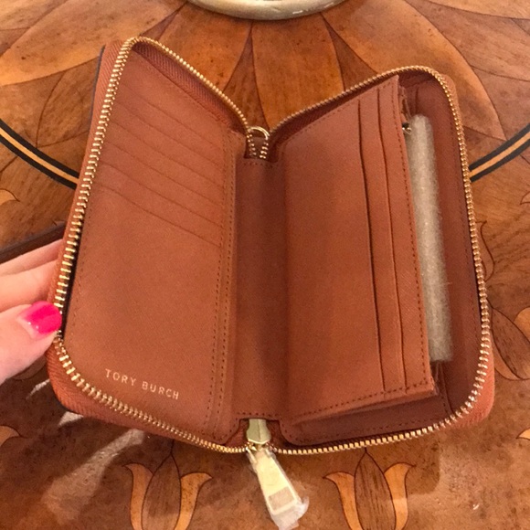 NWOT-Tory Burch Robinson Wristlet/Wallet